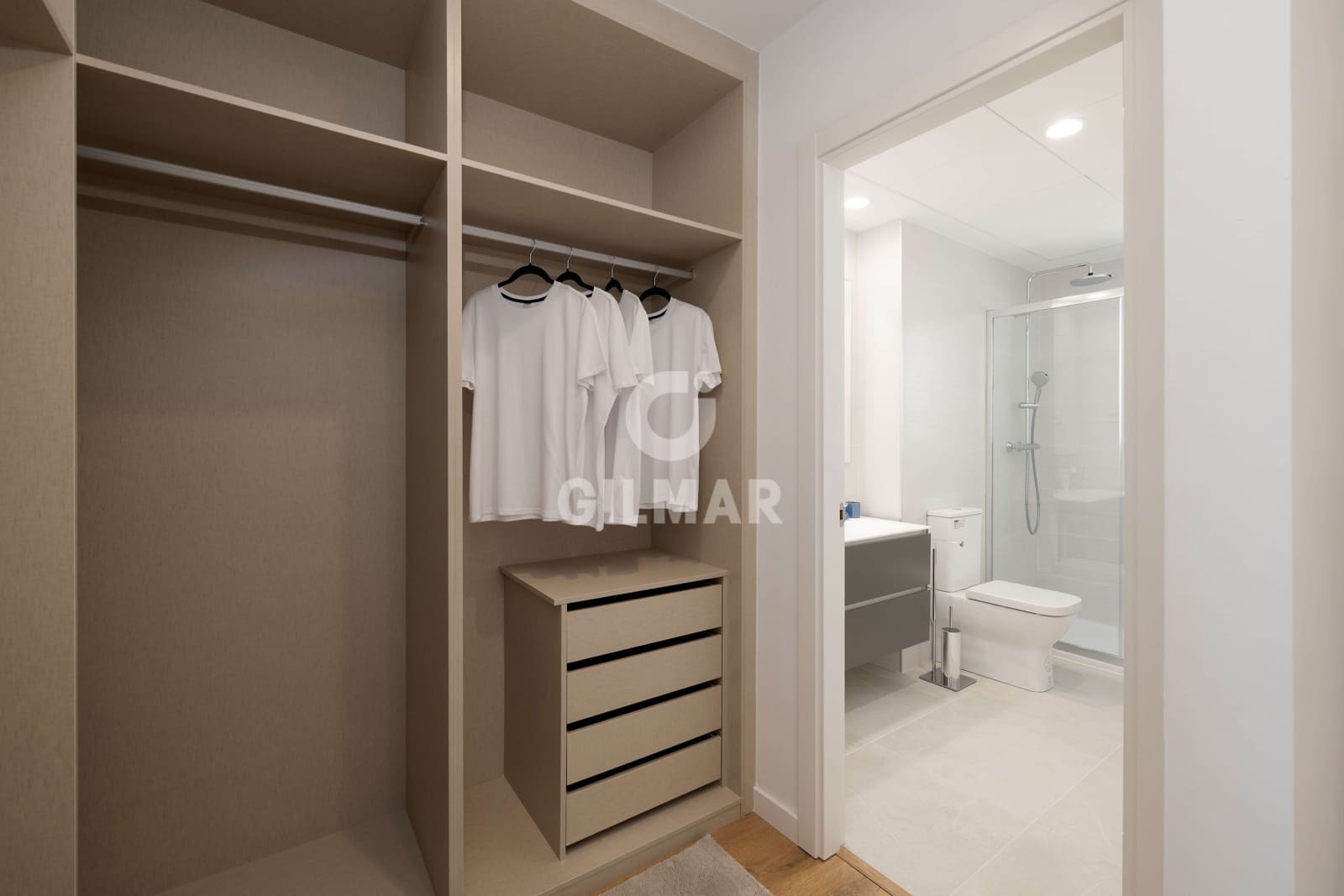 3 sypialnia Dom szeregowy na sprzedaż w El Faro z basenem garażem - 957 000 € (Ref: 9205876)