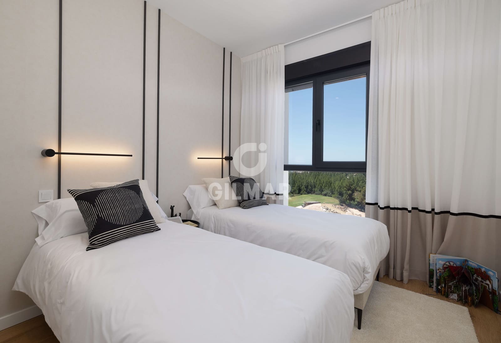 3 sypialnia Dom szeregowy na sprzedaż w El Faro z basenem garażem - 957 000 € (Ref: 9205876)