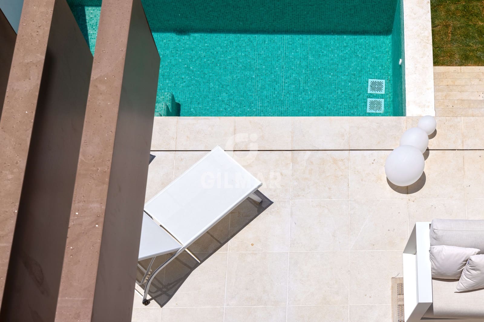 3 sypialnia Dom szeregowy na sprzedaż w El Faro z basenem garażem - 957 000 € (Ref: 9205876)