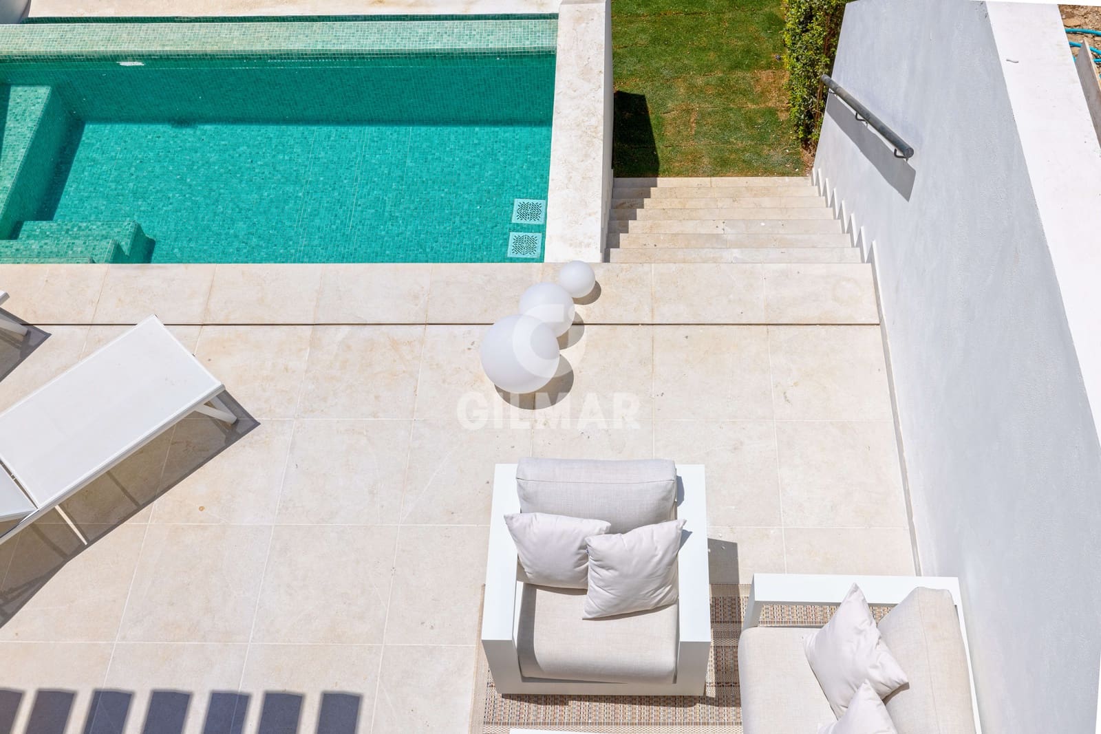 3 sypialnia Dom szeregowy na sprzedaż w El Faro z basenem garażem - 957 000 € (Ref: 9205876)