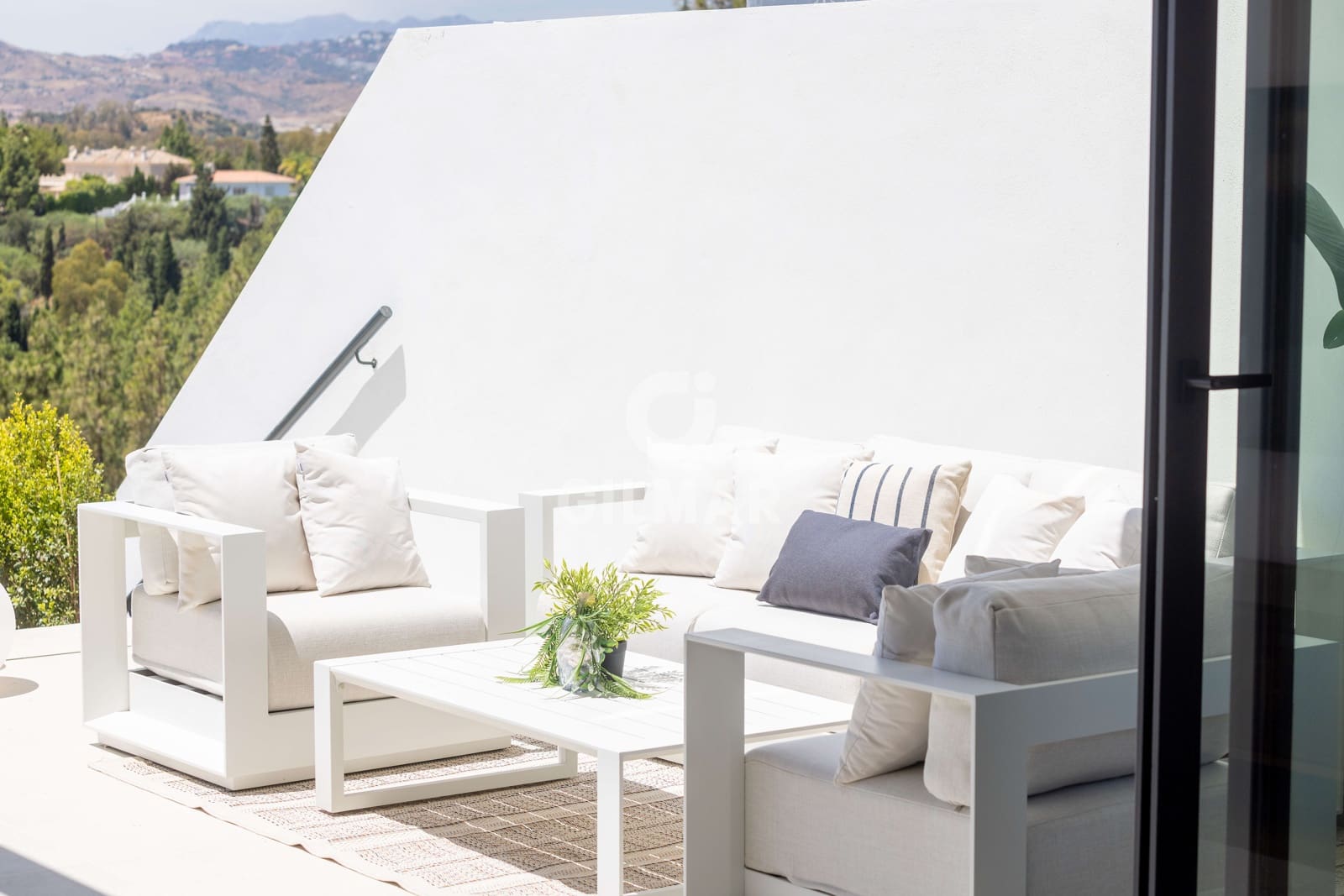 3 sypialnia Dom szeregowy na sprzedaż w El Faro z basenem garażem - 957 000 € (Ref: 9205876)