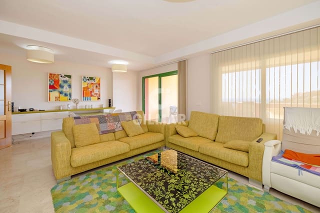 Piso de 4 habitaciones en Torreblanca, Fuengirola en venta con piscina garaje - 580.000 € (Ref: 9205879)