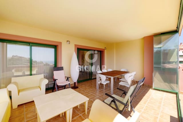 Piso de 4 habitaciones en Torreblanca, Fuengirola en venta con piscina garaje - 580.000 € (Ref: 9205879)