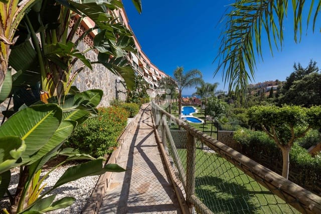 Piso de 4 habitaciones en Torreblanca, Fuengirola en venta con piscina garaje - 580.000 € (Ref: 9205879)