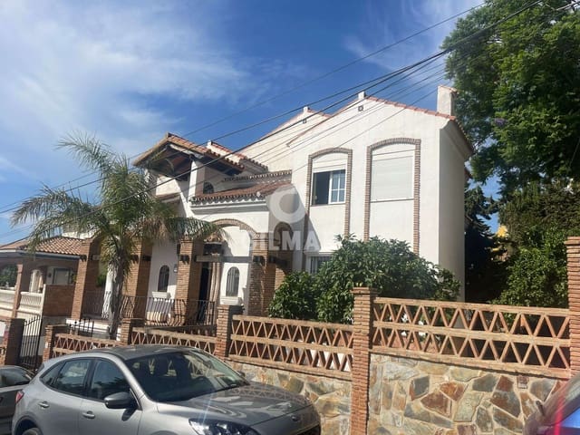 4 sypialnia Willa na sprzedaż w Benalmadena Costa, Benalmádena z basenem garażem - 850 000 € (Ref: 9205880)