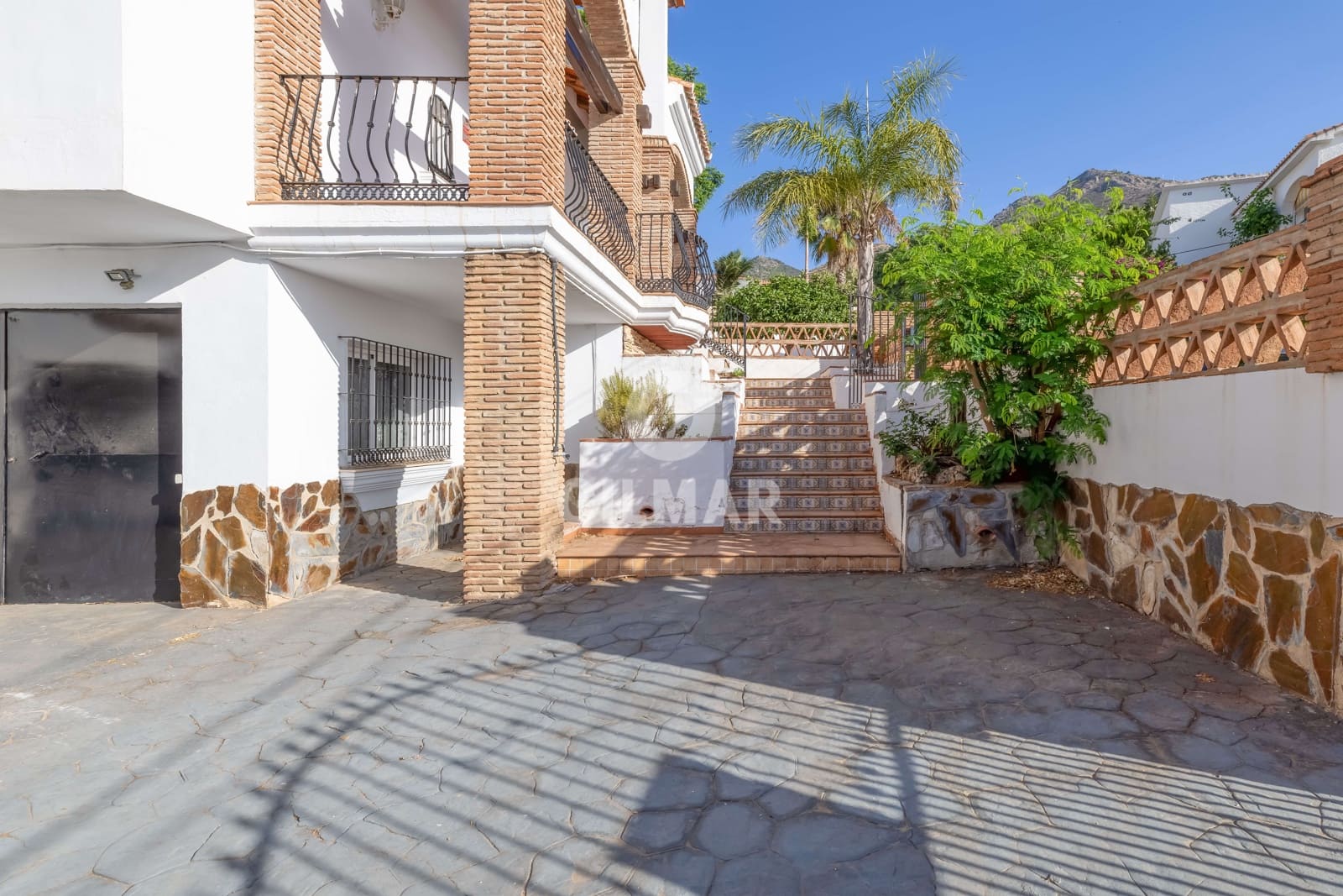 Chalet de 4 habitaciones en Benalmadena Costa en venta con piscina garaje - 850.000 € (Ref: 9205880)