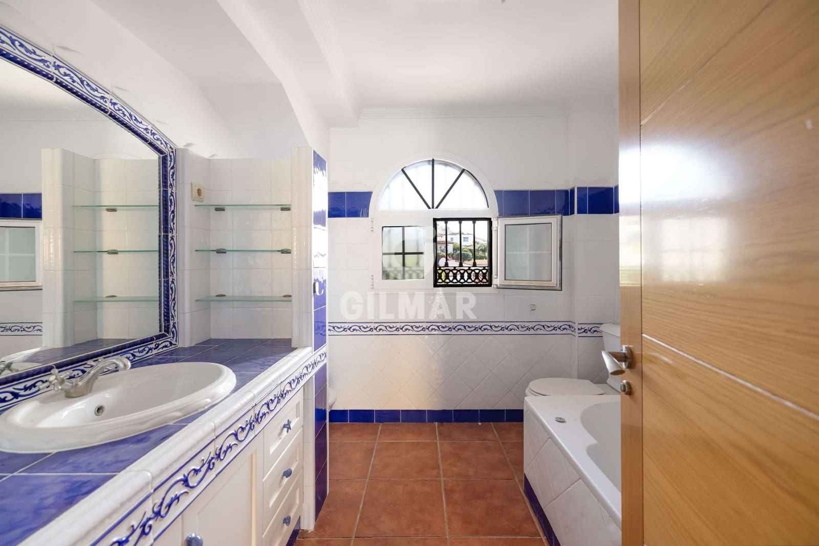 Chalet de 4 habitaciones en Benalmadena Costa en venta con piscina garaje - 850.000 € (Ref: 9205880)