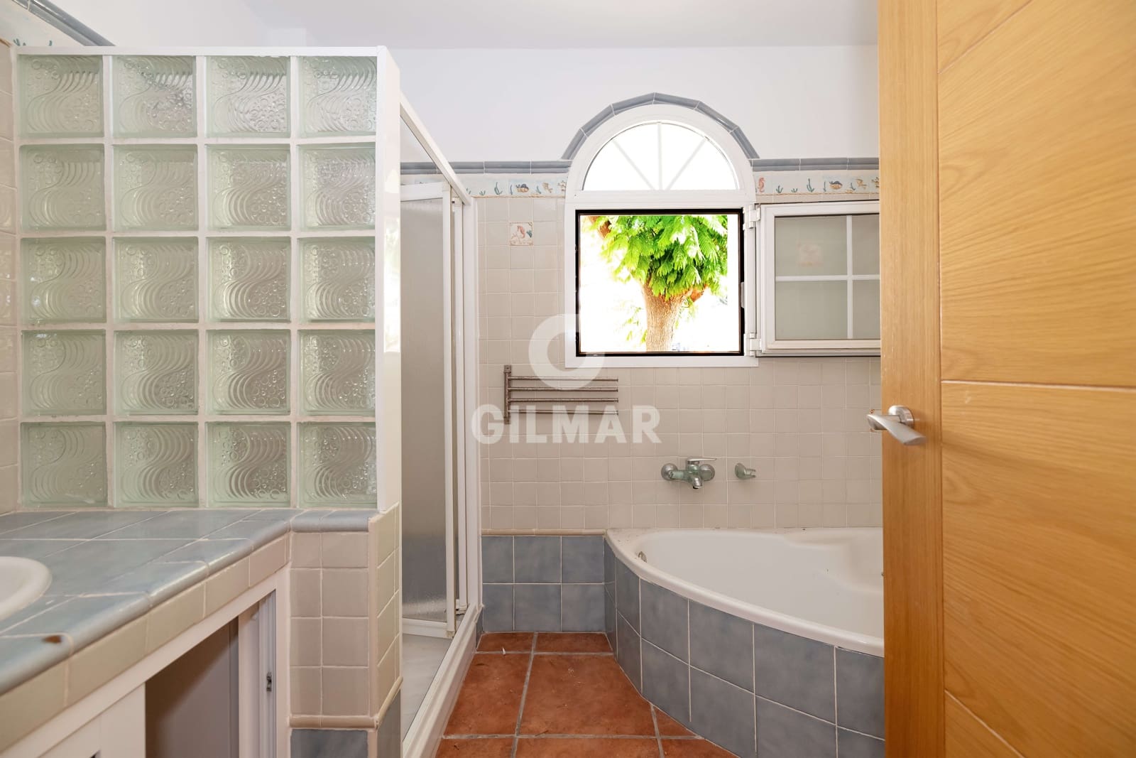 Chalet de 4 habitaciones en Benalmadena Costa en venta con piscina garaje - 850.000 € (Ref: 9205880)