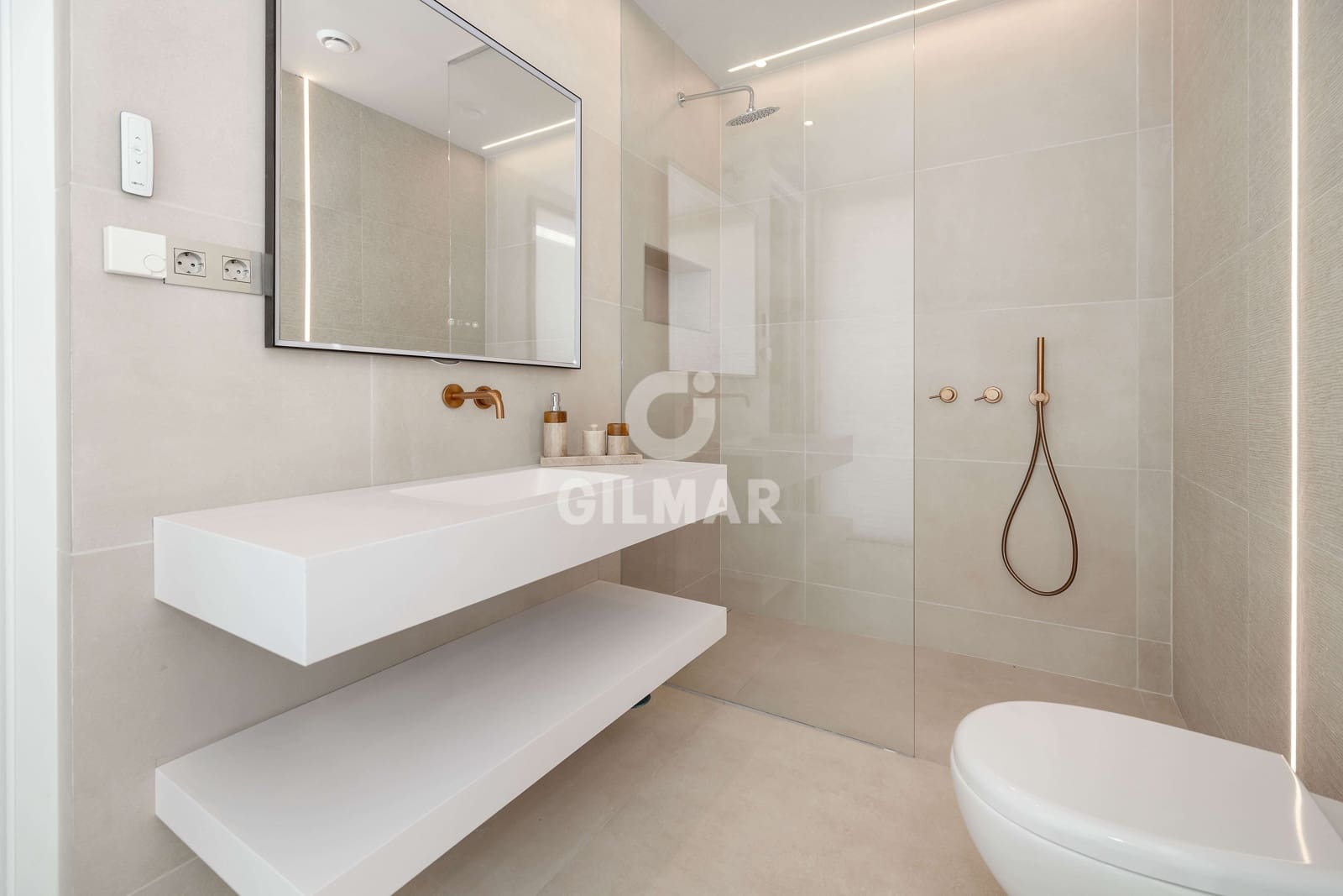 7 sypialnia Willa na sprzedaż w Benalmadena Costa z basenem garażem - 4 450 000 € (Ref: 9205881)