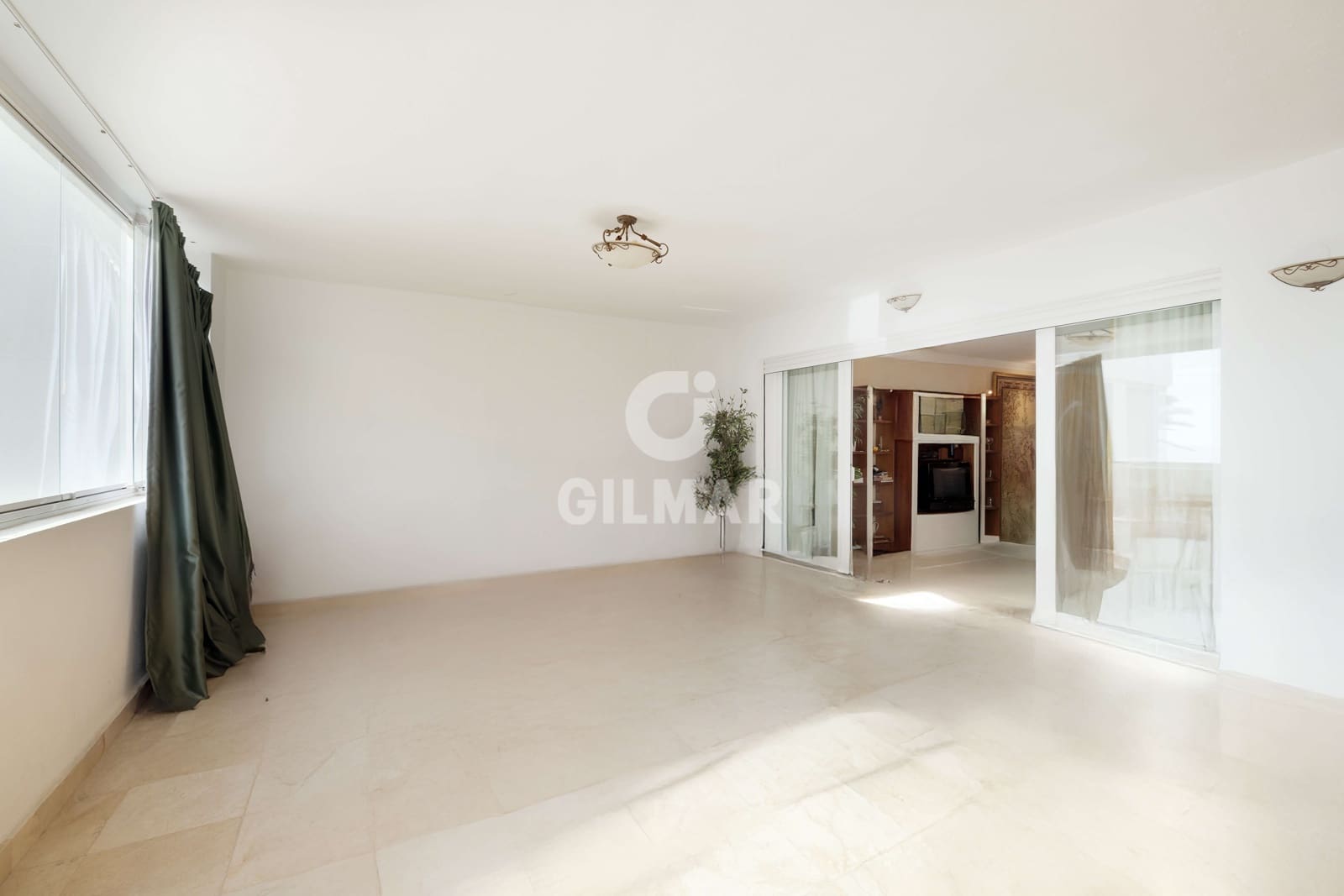 2 quarto Apartamento para venda em Puerto Banus com piscina garagem - 950 000 € (Ref: 9205882)
