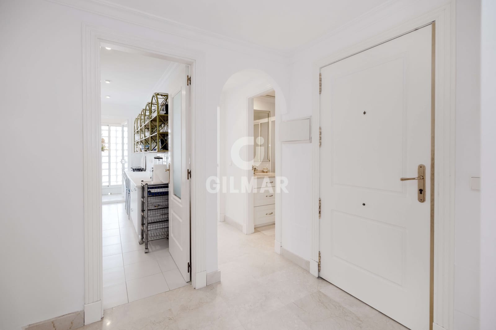 2 quarto Apartamento para venda em Puerto Banus com piscina garagem - 950 000 € (Ref: 9205882)