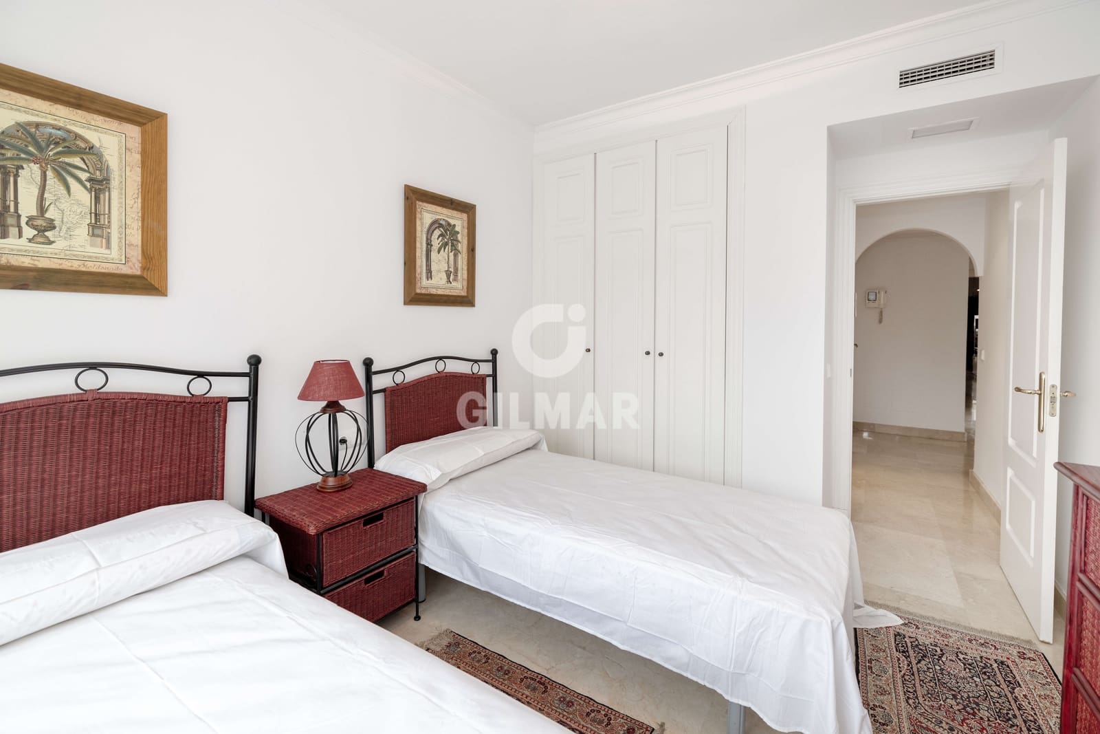 2 quarto Apartamento para venda em Puerto Banus com piscina garagem - 950 000 € (Ref: 9205882)