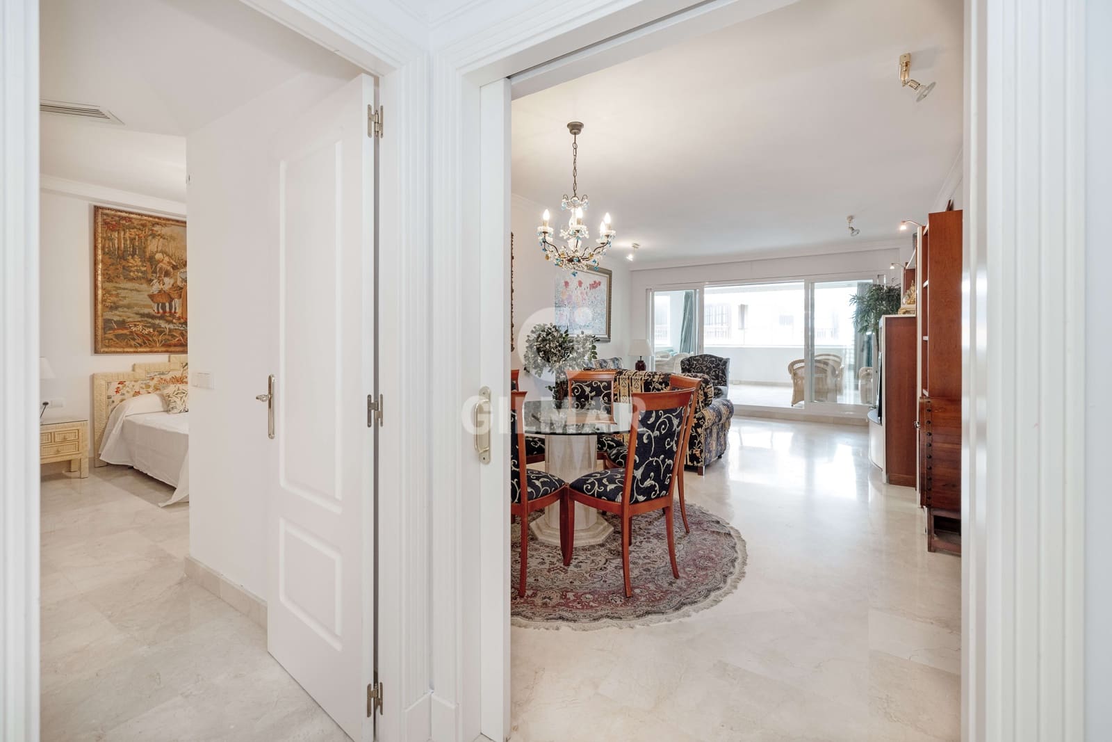 2 quarto Apartamento para venda em Puerto Banus com piscina garagem - 950 000 € (Ref: 9205882)