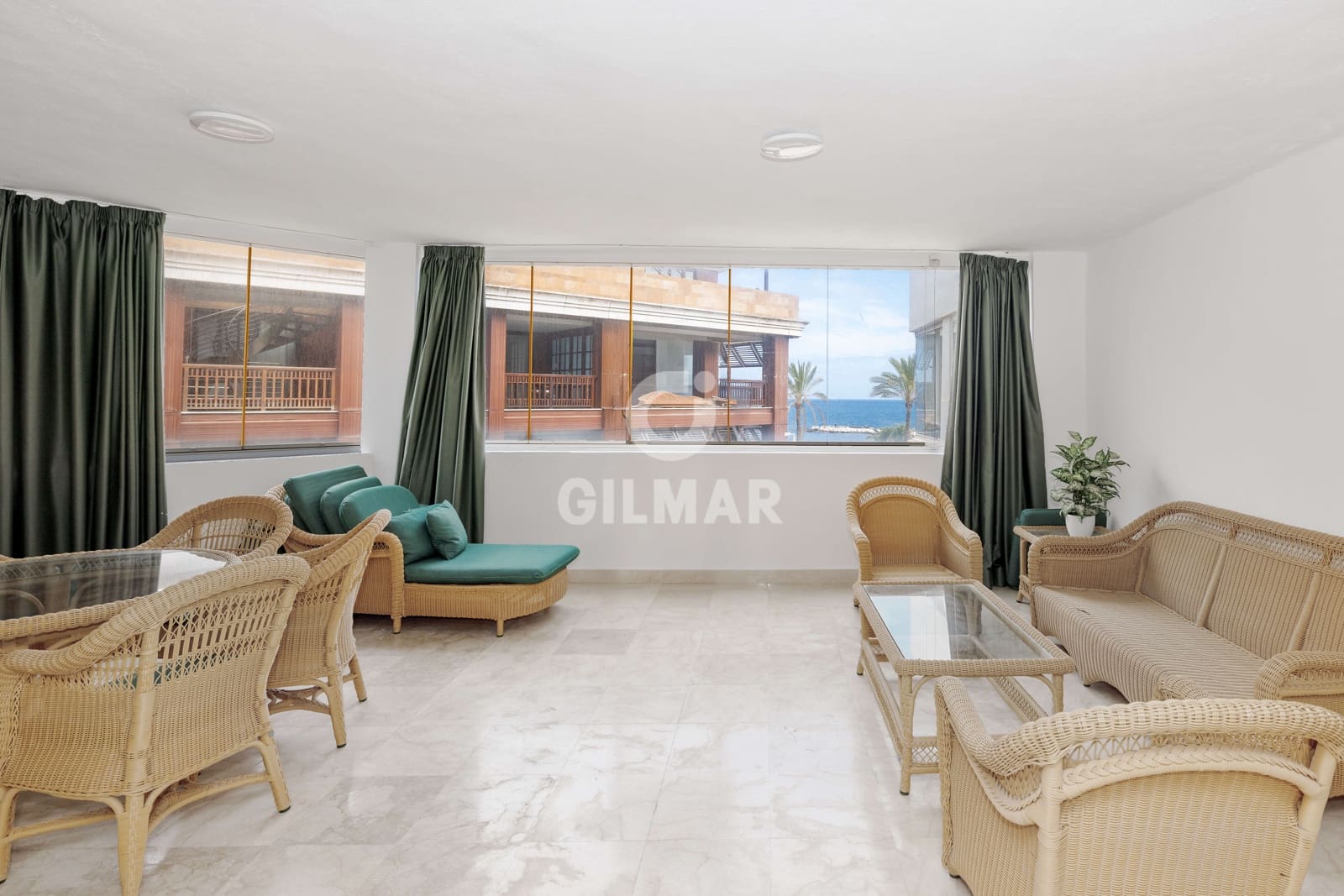 2 quarto Apartamento para venda em Puerto Banus com piscina garagem - 950 000 € (Ref: 9205882)