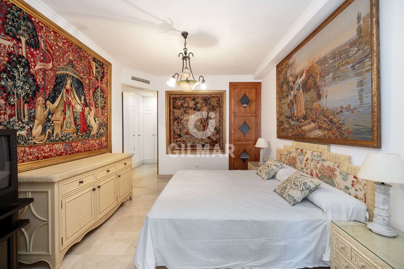 2 quarto Apartamento para venda em Puerto Banus com piscina garagem - 950 000 € (Ref: 9205882)