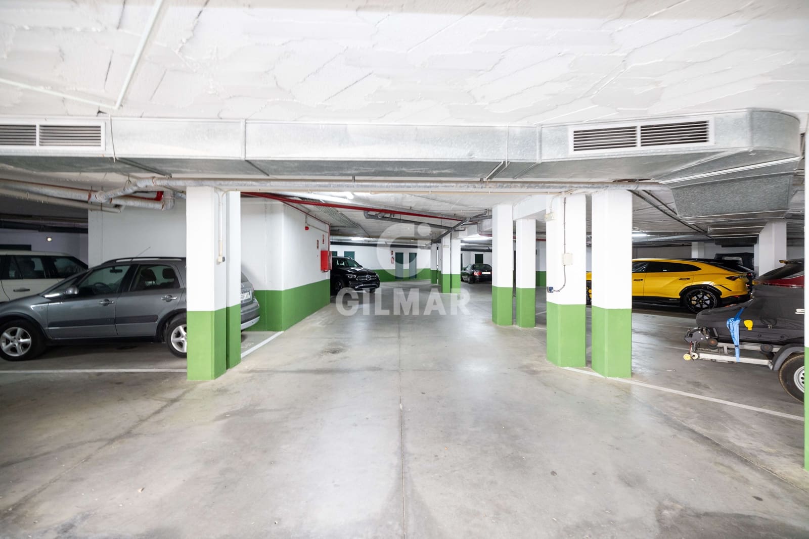 2 quarto Apartamento para venda em Puerto Banus com piscina garagem - 950 000 € (Ref: 9205882)