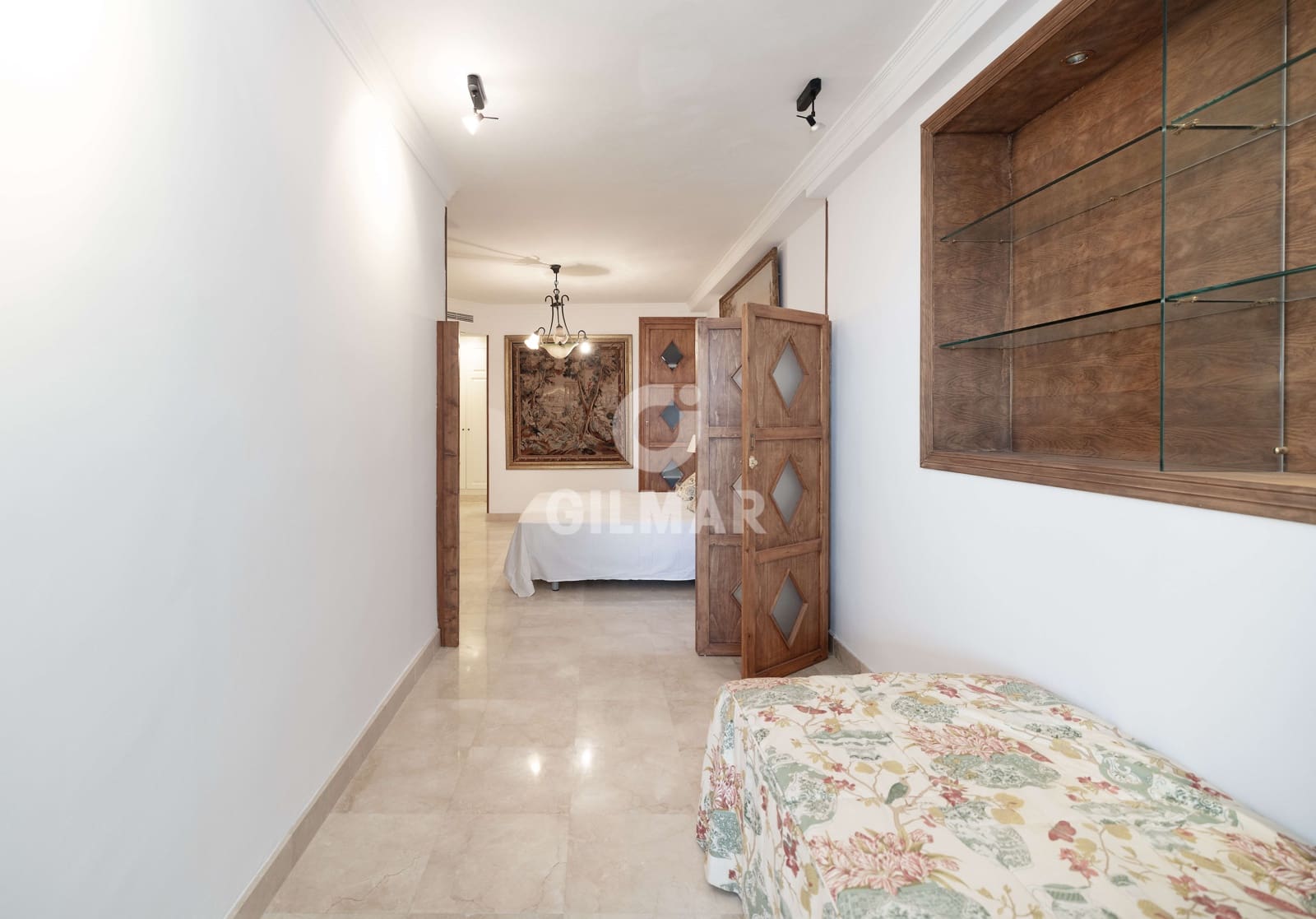 2 quarto Apartamento para venda em Puerto Banus com piscina garagem - 950 000 € (Ref: 9205882)