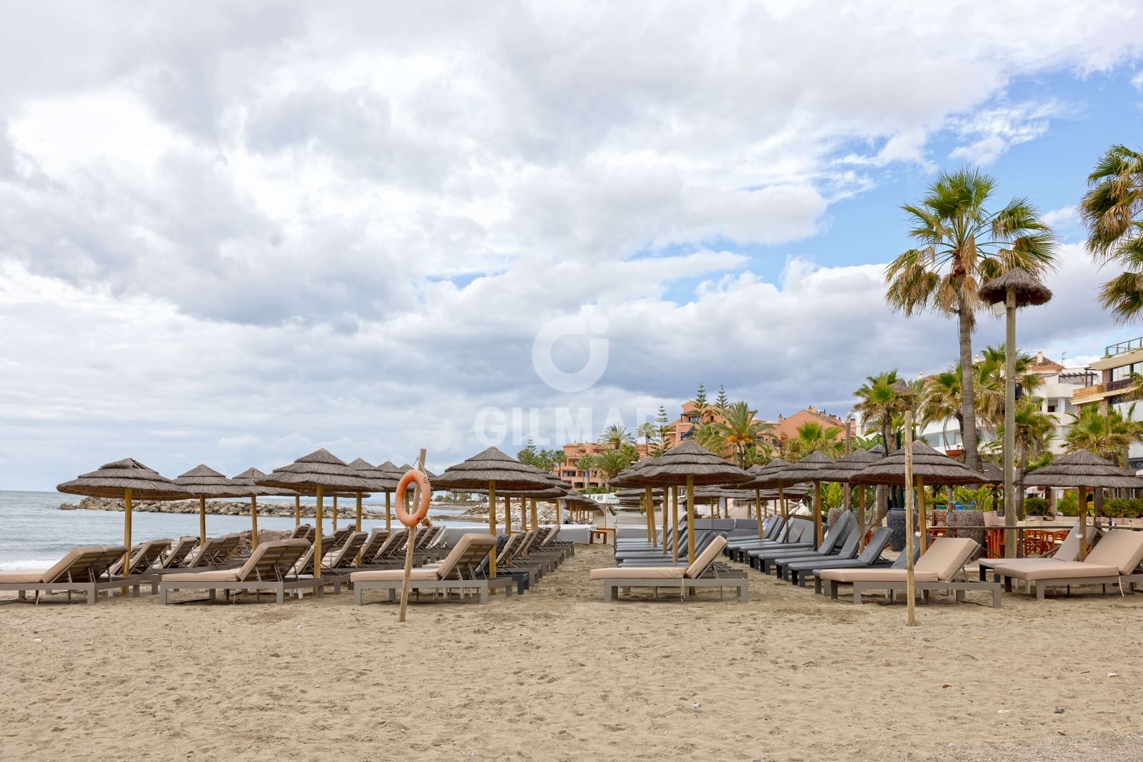 2 quarto Apartamento para venda em Puerto Banus com piscina garagem - 950 000 € (Ref: 9205882)