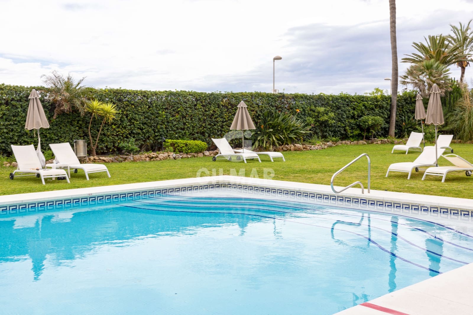 2 quarto Apartamento para venda em Puerto Banus com piscina garagem - 950 000 € (Ref: 9205882)