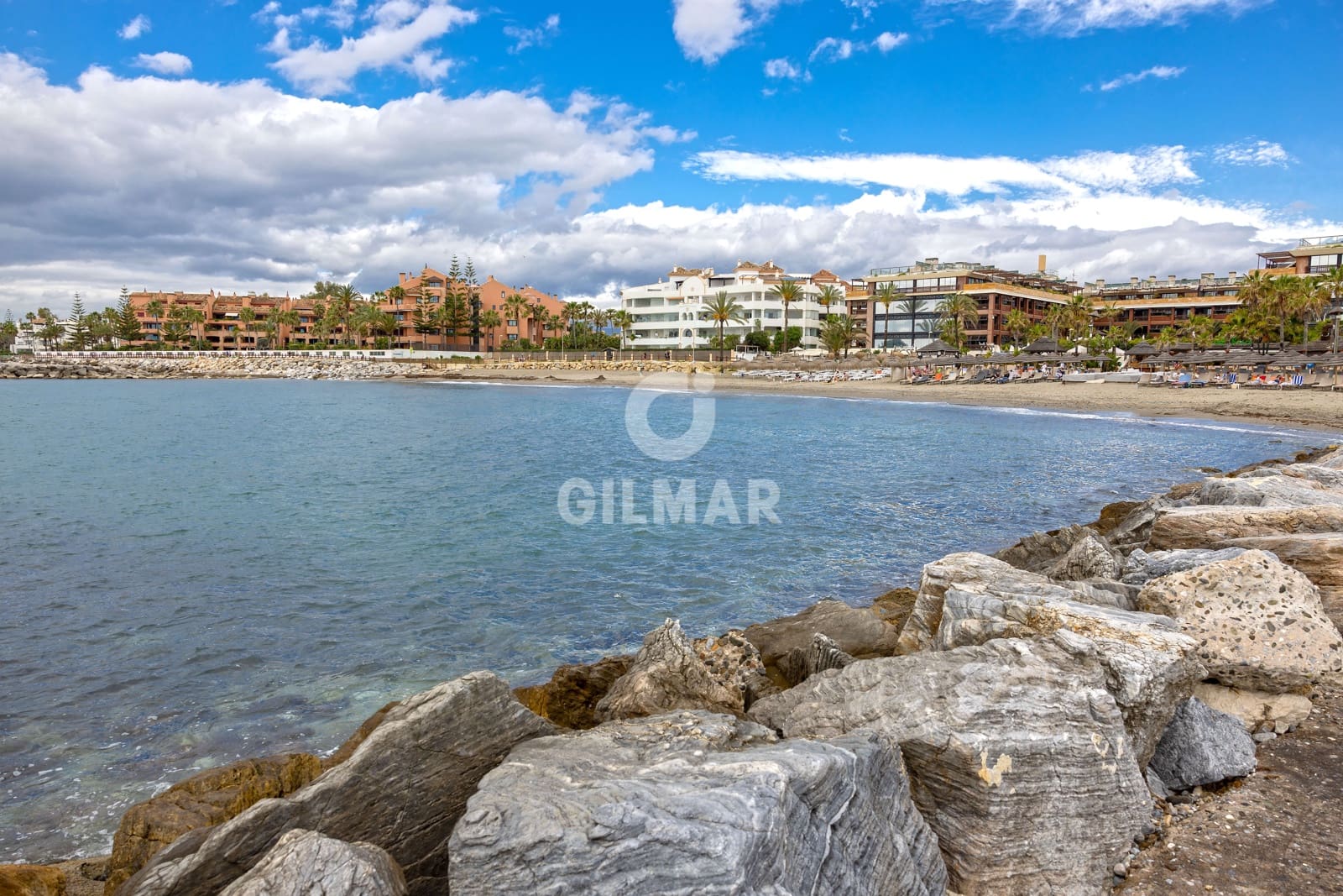 2 quarto Apartamento para venda em Puerto Banus com piscina garagem - 950 000 € (Ref: 9205882)