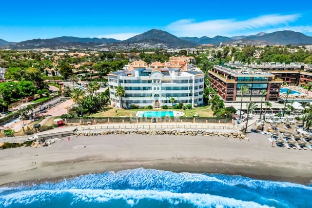 2 bedroom Flat for sale in Puerto Banus, Marbella with pool garage - € 950,000 (Ref: 9205882)