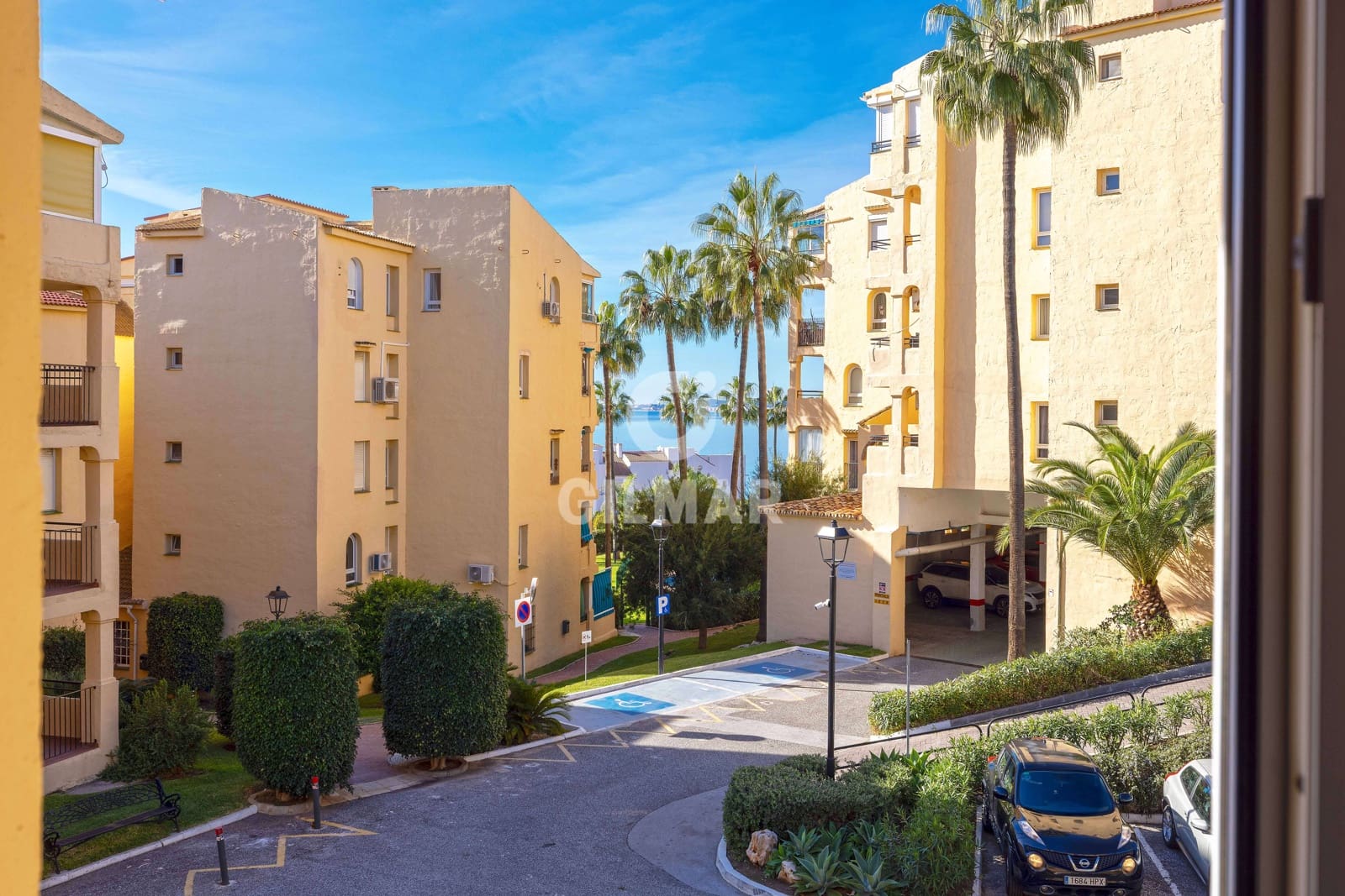 3 soveværelse Lejlighed til salg i Torrequebrada med swimmingpool garage - € 475.000 (Ref: 9205887)