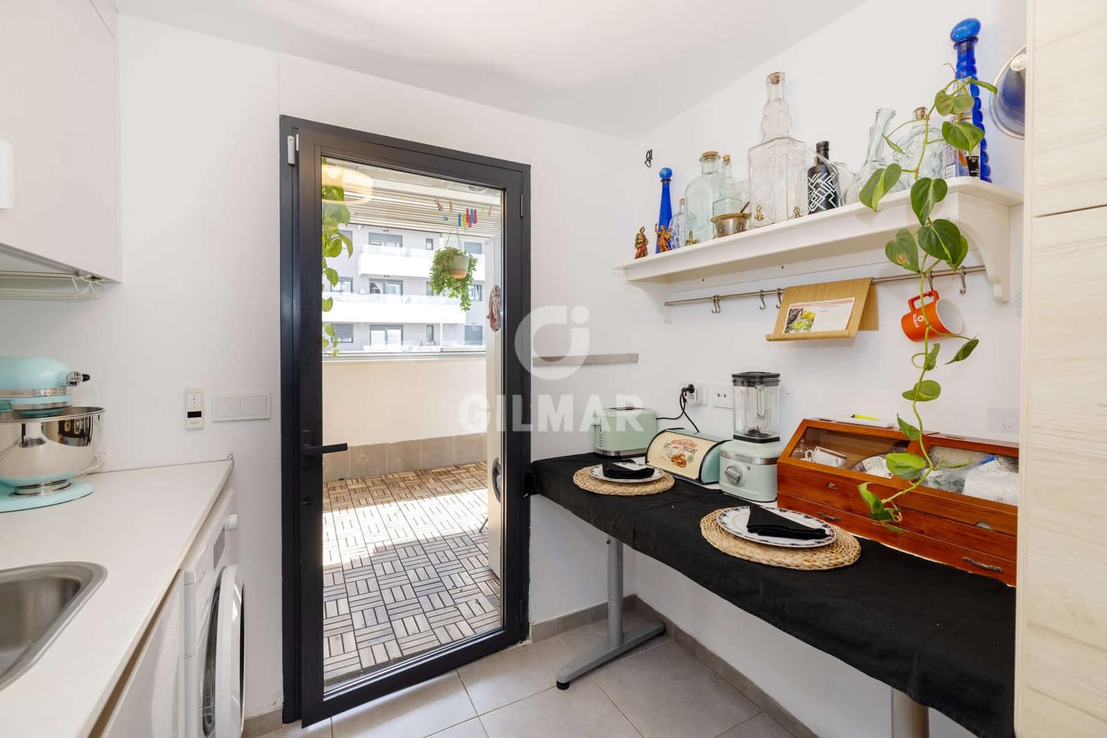 Piso de 3 habitaciones en Estepona en venta con garaje - 455.000 € (Ref: 9205892)