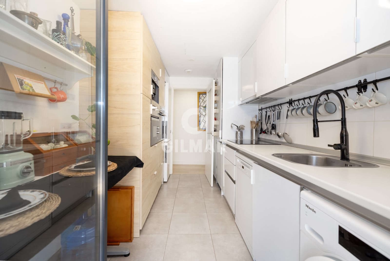 Piso de 3 habitaciones en Estepona en venta con garaje - 455.000 € (Ref: 9205892)