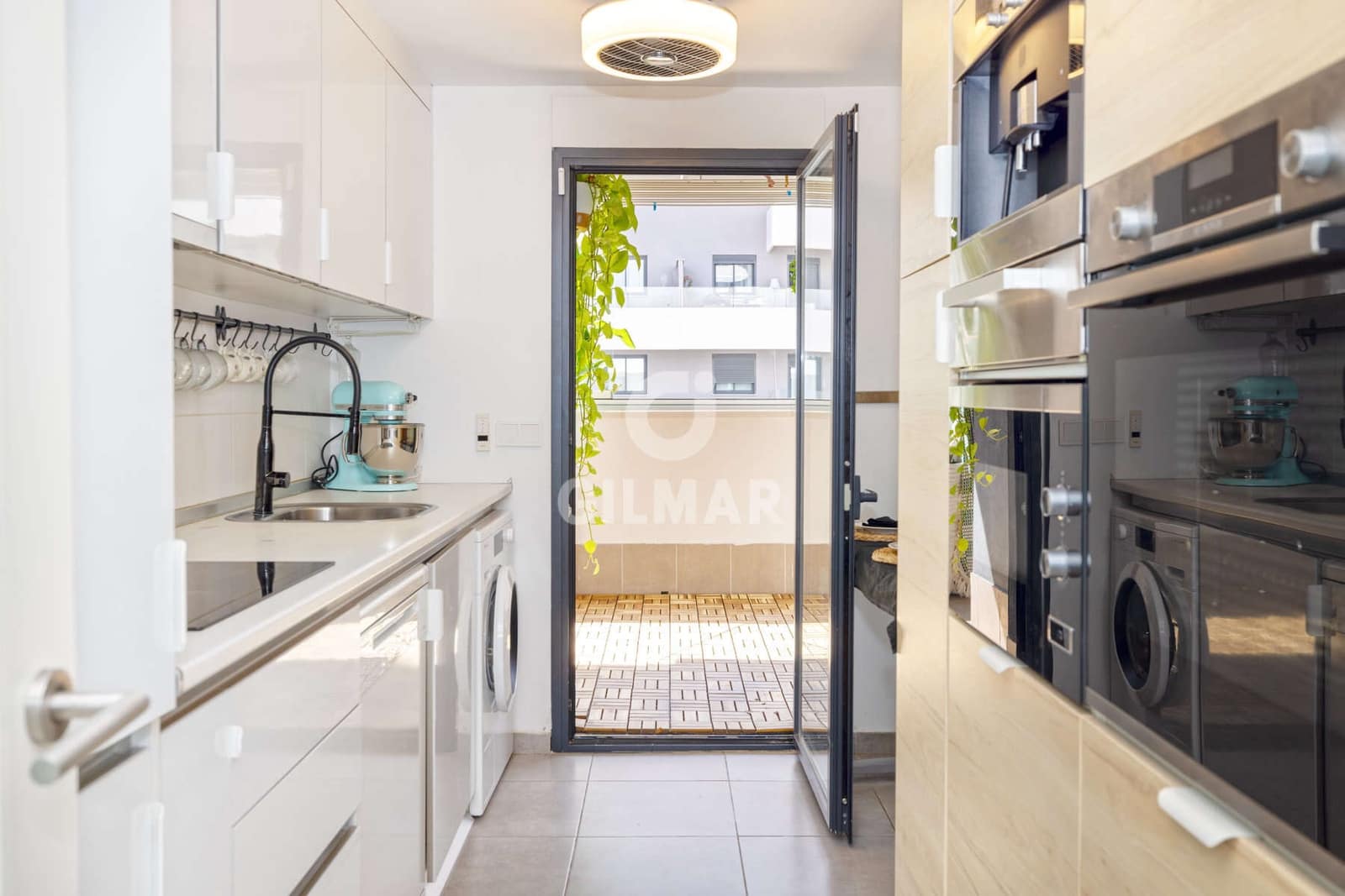 Piso de 3 habitaciones en Estepona en venta con garaje - 455.000 € (Ref: 9205892)