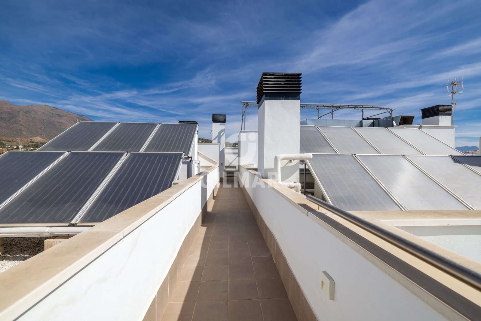 Piso de 3 habitaciones en Estepona en venta con garaje - 455.000 € (Ref: 9205892)