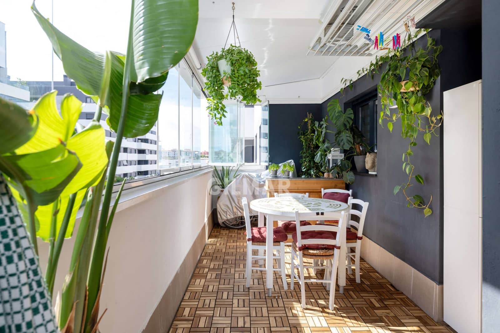 Piso de 3 habitaciones en Estepona en venta con garaje - 455.000 € (Ref: 9205892)