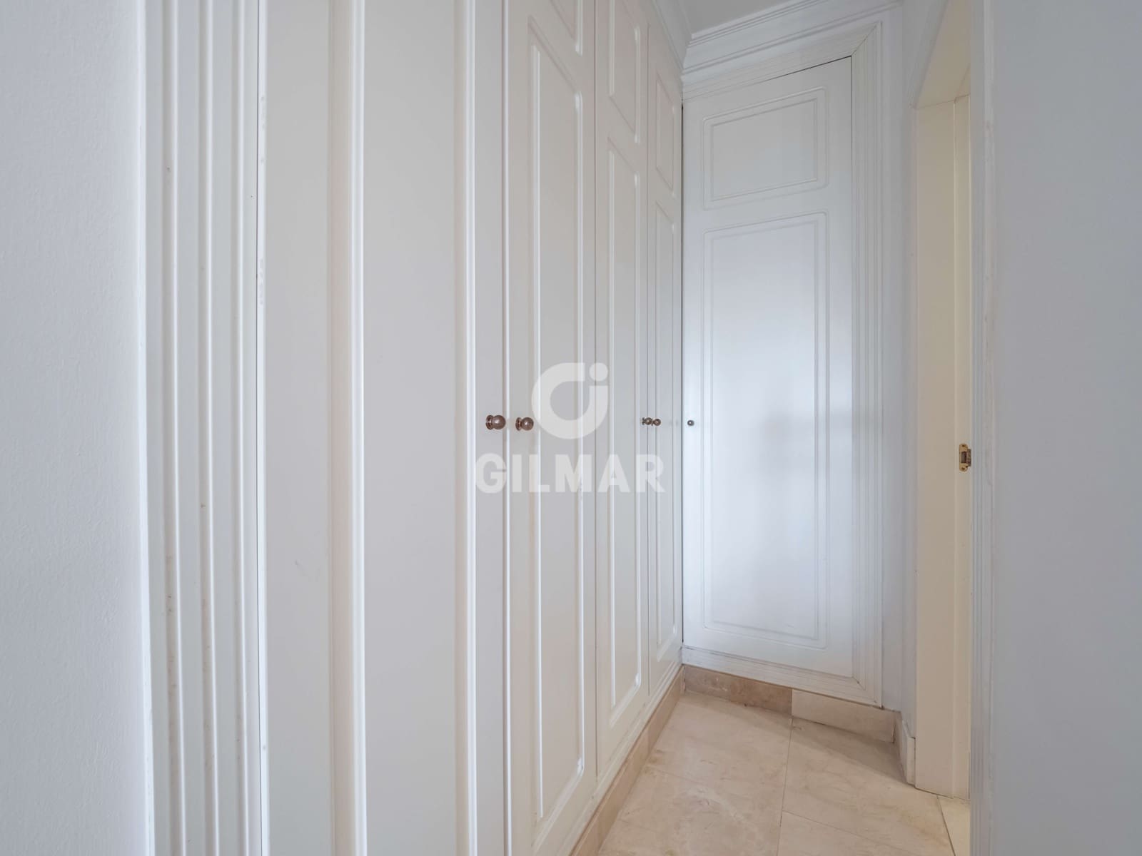 2 quarto Apartamento para venda em Puerto Banus com piscina garagem - 1 575 000 € (Ref: 9205894)