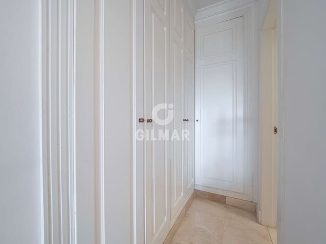 2 quarto Apartamento para venda em Puerto Banus, Marbella com piscina garagem - 1 575 000 € (Ref: 9205894)