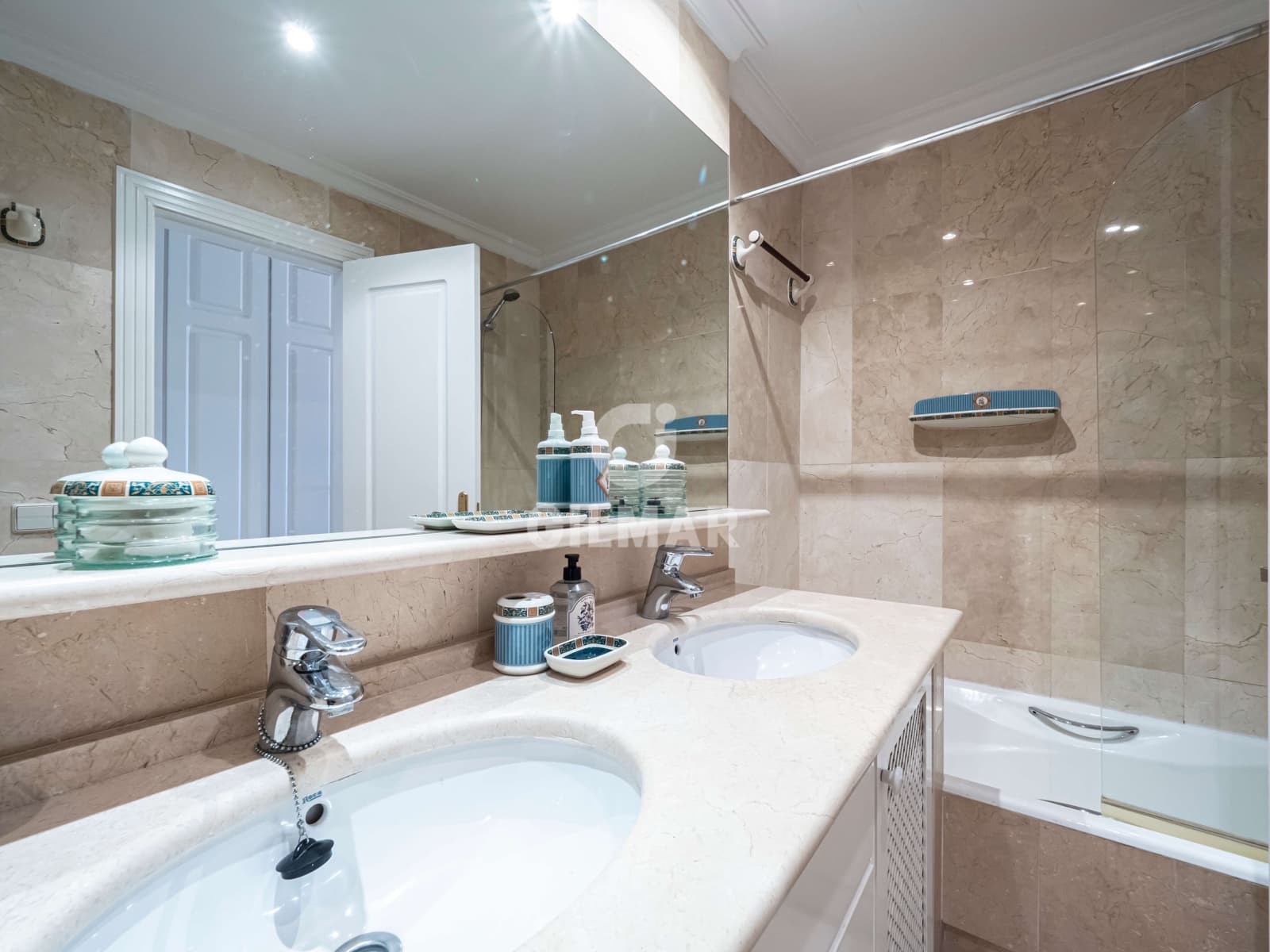 2 quarto Apartamento para venda em Puerto Banus com piscina garagem - 1 575 000 € (Ref: 9205894)