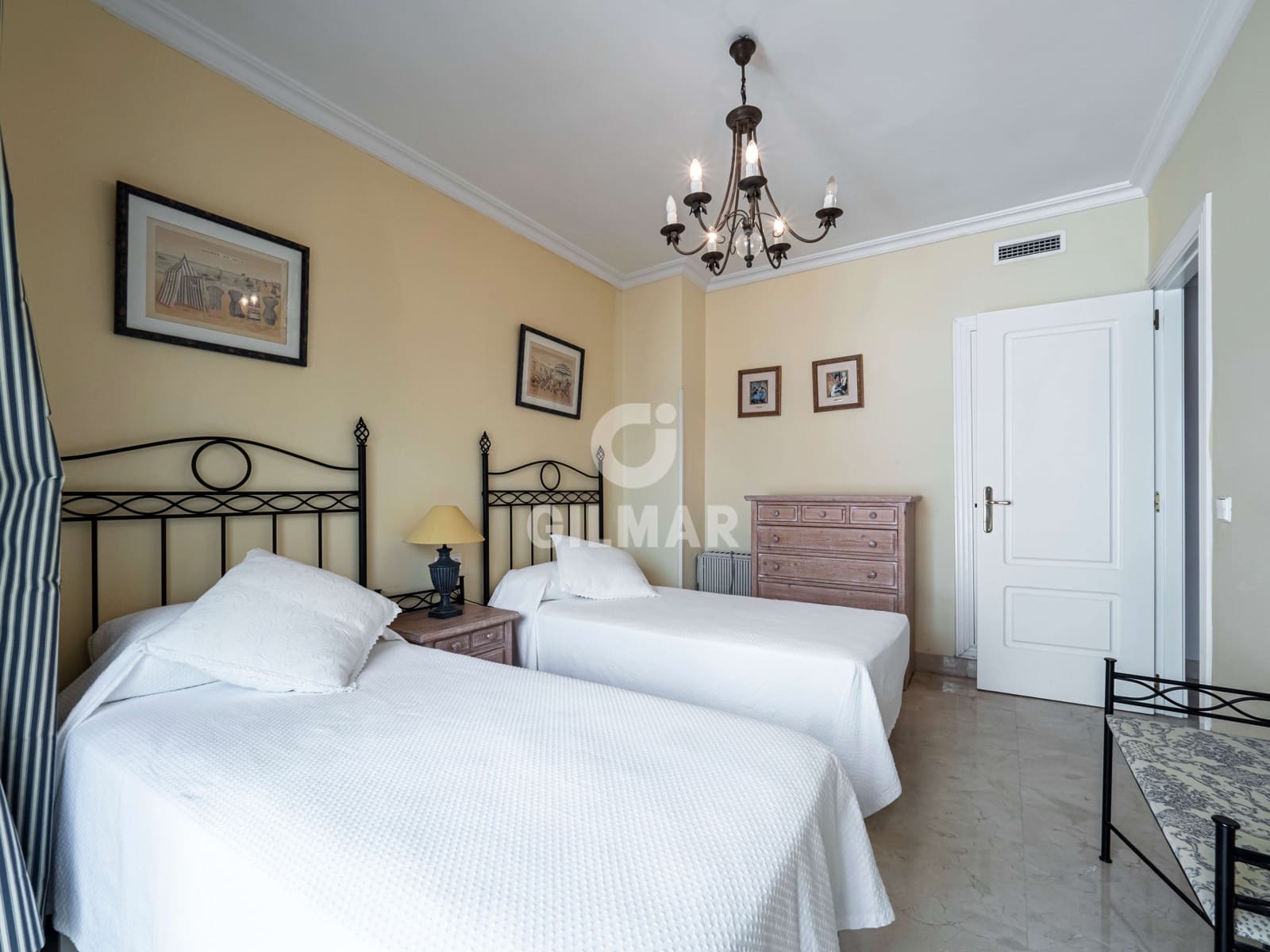 2 quarto Apartamento para venda em Puerto Banus com piscina garagem - 1 575 000 € (Ref: 9205894)