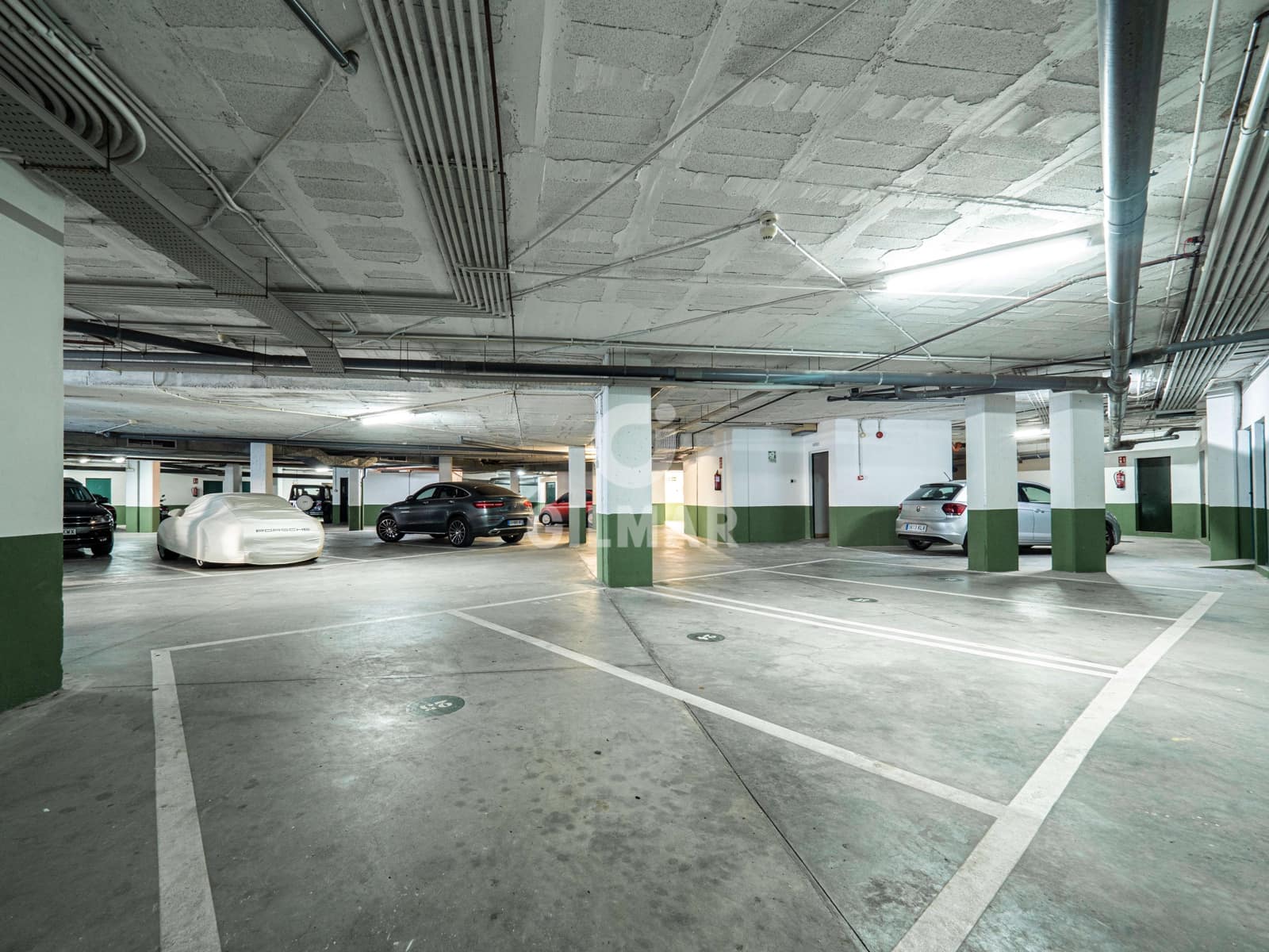 2 quarto Apartamento para venda em Puerto Banus com piscina garagem - 1 575 000 € (Ref: 9205894)