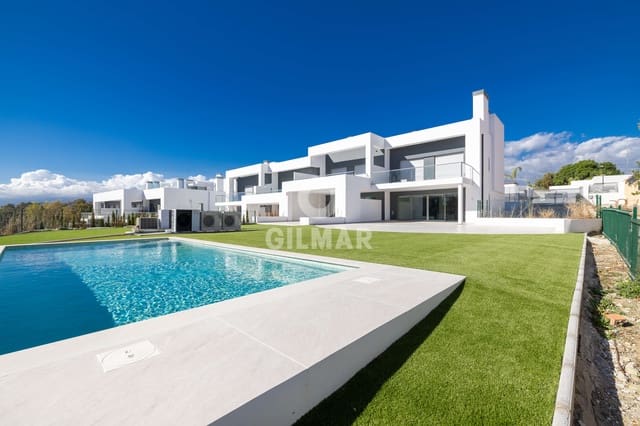 4 soverom Kjedet enebolig til salgs i San Pedro de Alcántara Pueblo, Marbella med svømmebasseng garasje - € 1 350 000 (Ref: 9205895)