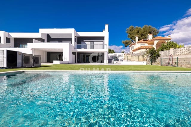 4 soverom Kjedet enebolig til salgs i San Pedro de Alcántara Pueblo, Marbella med svømmebasseng garasje - € 1 350 000 (Ref: 9205895)