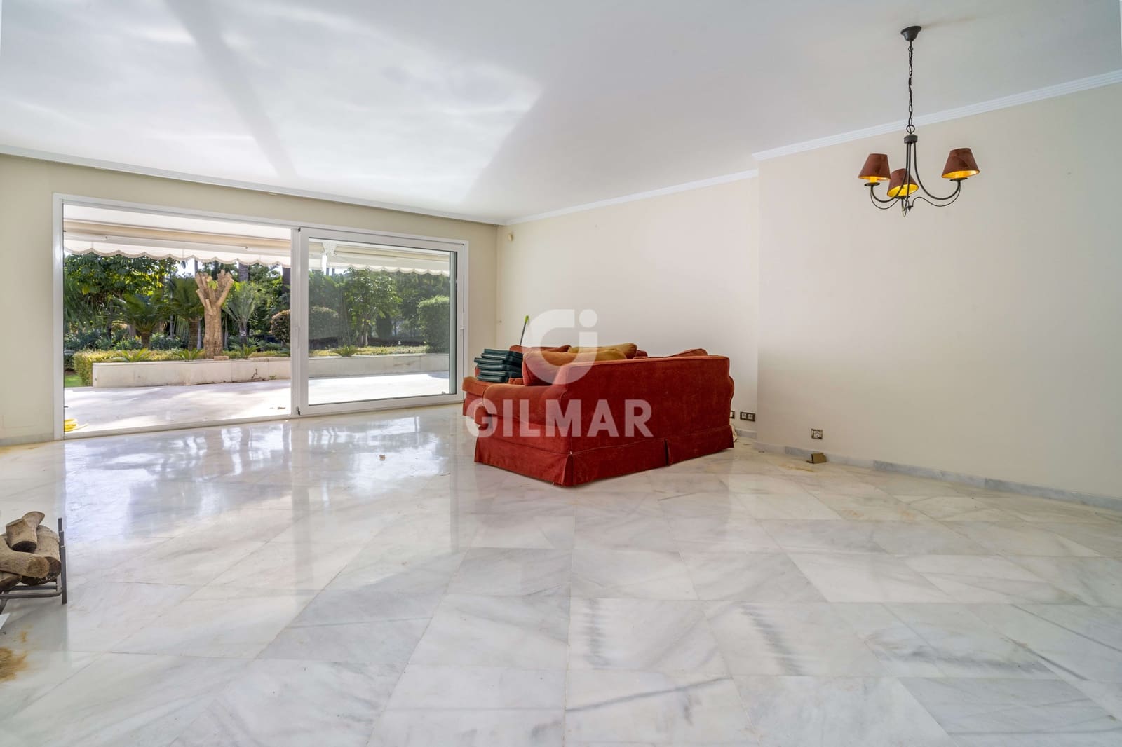 3 sypialnia Mieszkanie na sprzedaż w Nueva Andalucia z basenem garażem - 1 150 000 € (Ref: 9205896)