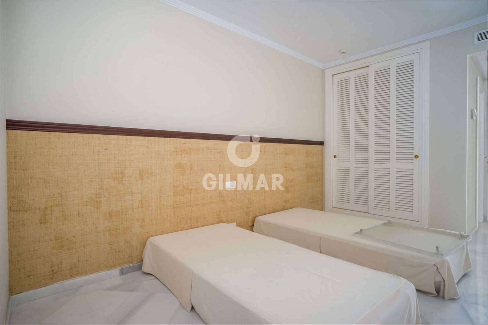 3 sypialnia Mieszkanie na sprzedaż w Nueva Andalucia z basenem garażem - 1 150 000 € (Ref: 9205896)