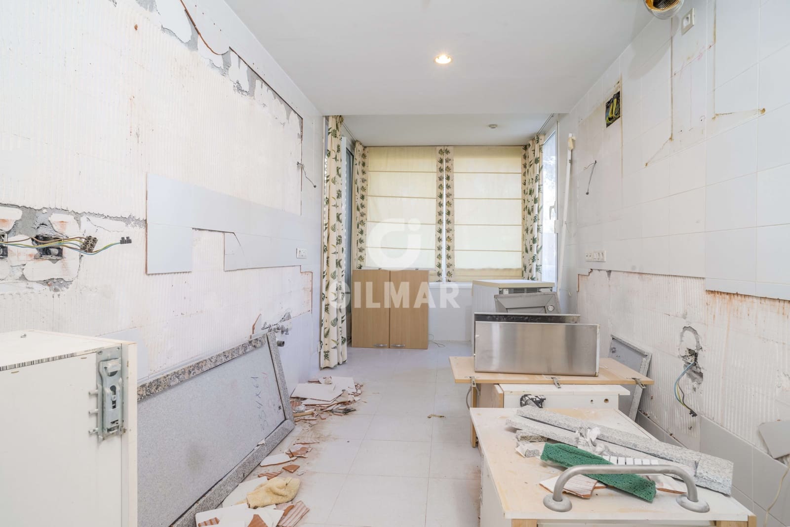 3 sypialnia Mieszkanie na sprzedaż w Nueva Andalucia z basenem garażem - 1 150 000 € (Ref: 9205896)