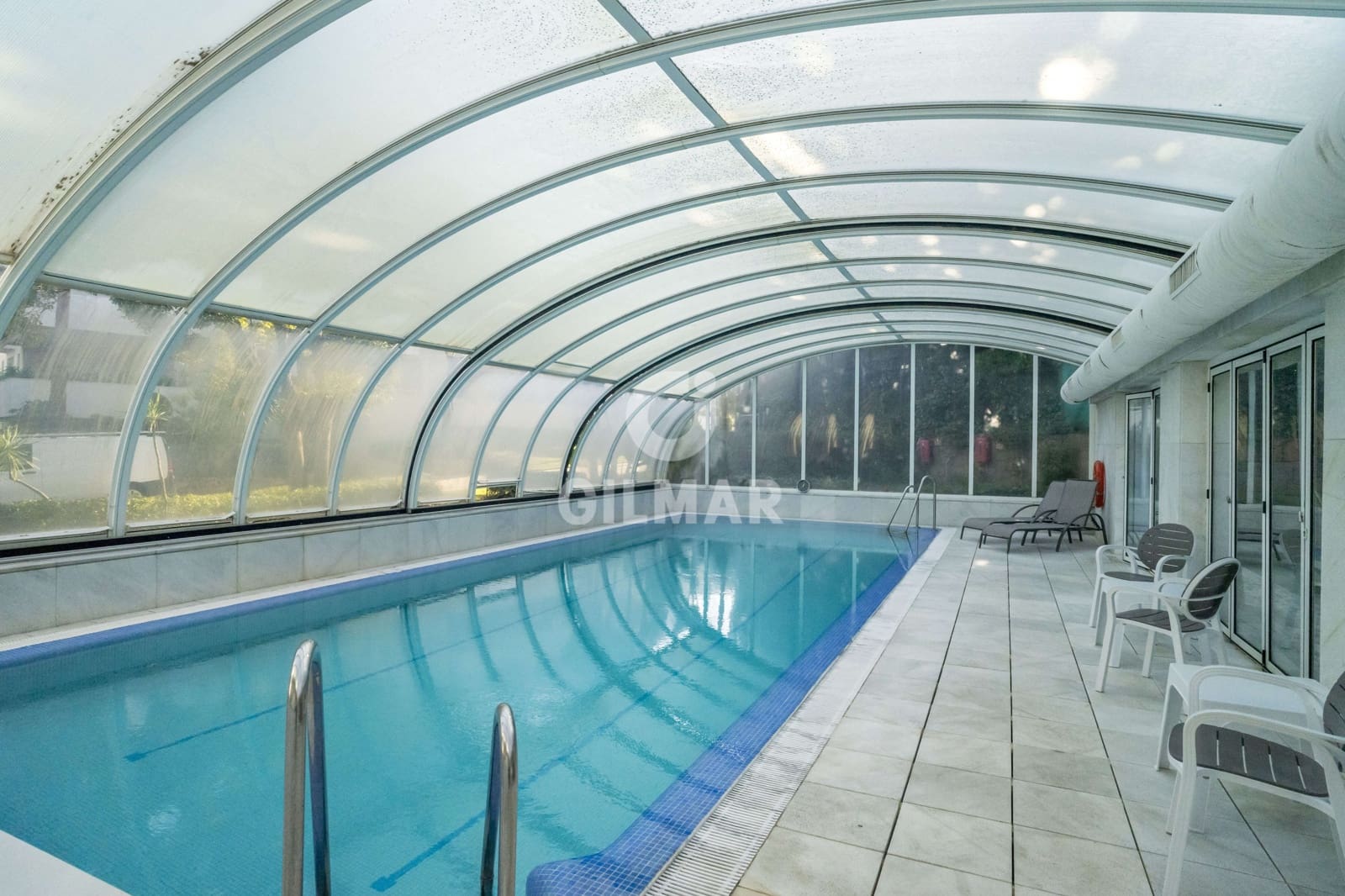 3 sypialnia Mieszkanie na sprzedaż w Nueva Andalucia z basenem garażem - 1 150 000 € (Ref: 9205896)