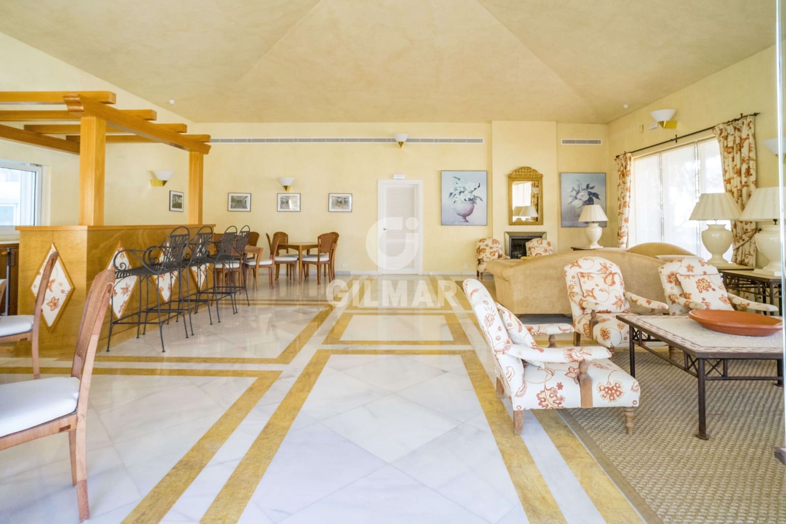 3 sypialnia Mieszkanie na sprzedaż w Nueva Andalucia z basenem garażem - 1 150 000 € (Ref: 9205896)