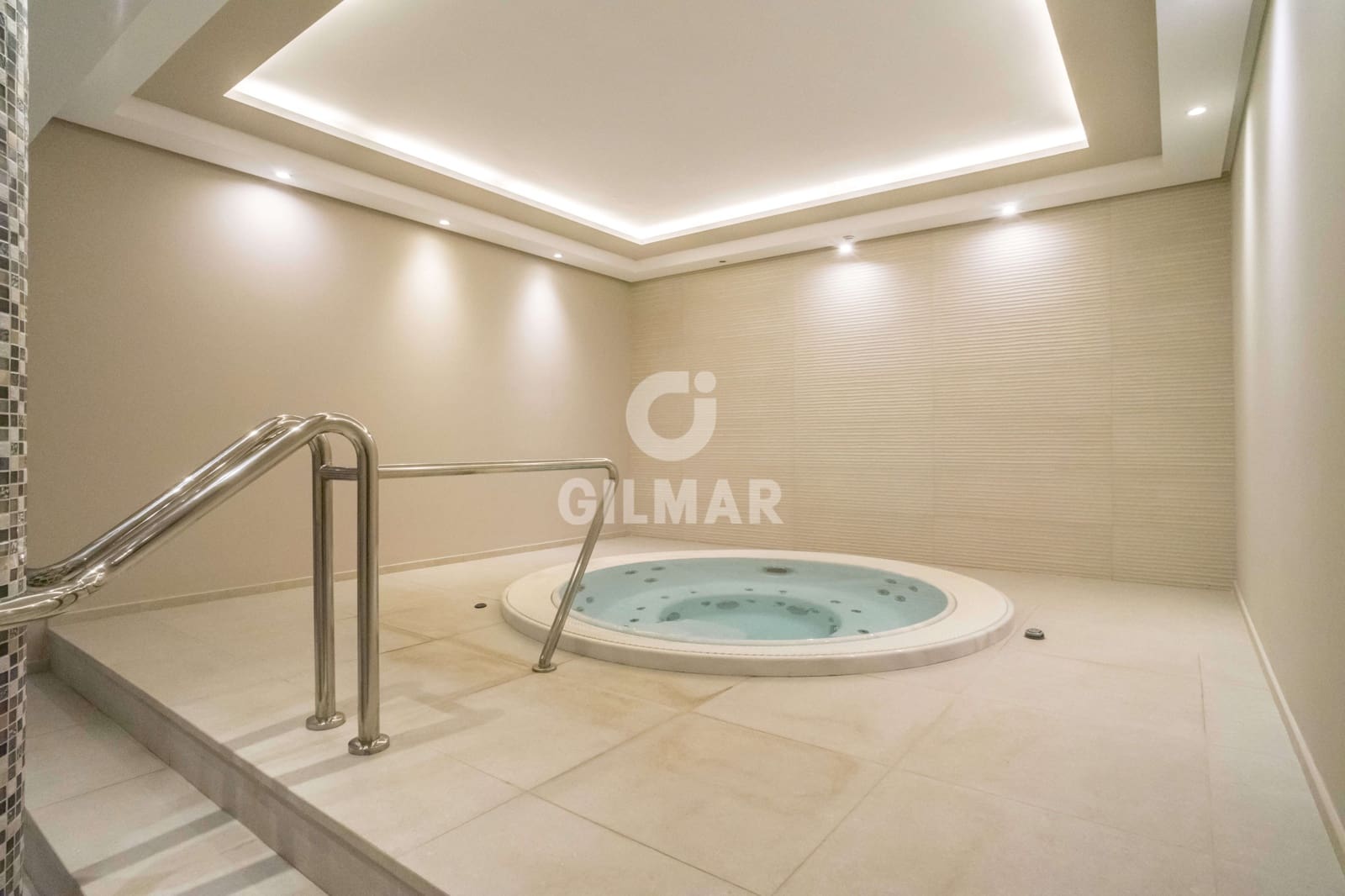 3 sypialnia Mieszkanie na sprzedaż w Nueva Andalucia z basenem garażem - 1 150 000 € (Ref: 9205896)