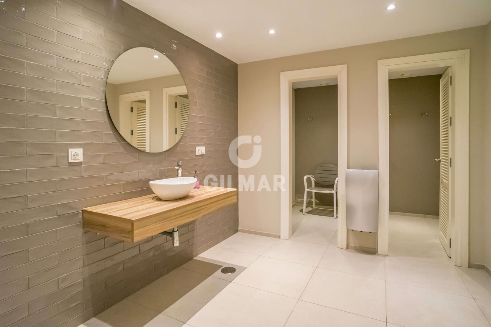 3 sypialnia Mieszkanie na sprzedaż w Nueva Andalucia z basenem garażem - 1 150 000 € (Ref: 9205896)