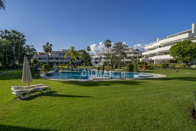 3 sypialnia Mieszkanie na sprzedaż w Las Brisas, Marbella z basenem garażem - 1 150 000 € (Ref: 9205896)