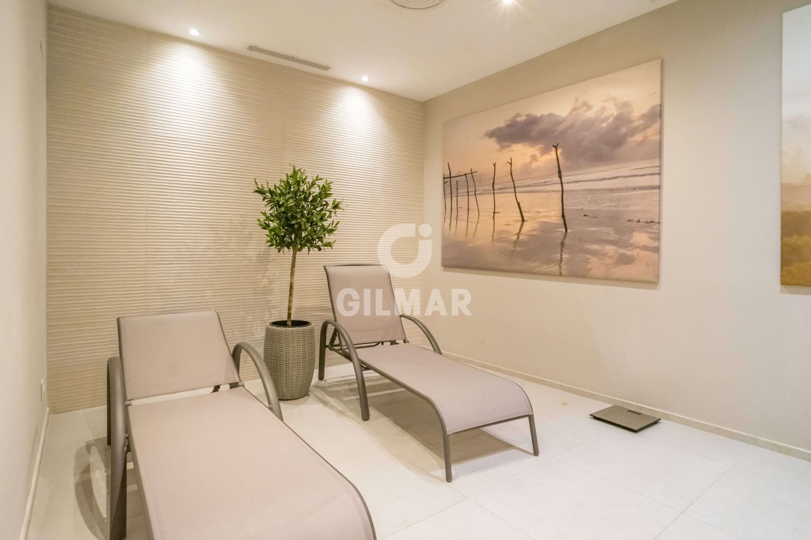 3 sypialnia Mieszkanie na sprzedaż w Nueva Andalucia z basenem garażem - 1 150 000 € (Ref: 9205896)