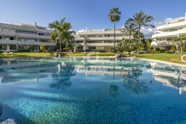 3 sypialnia Mieszkanie na sprzedaż w Las Brisas, Marbella z basenem garażem - 1 150 000 € (Ref: 9205896)