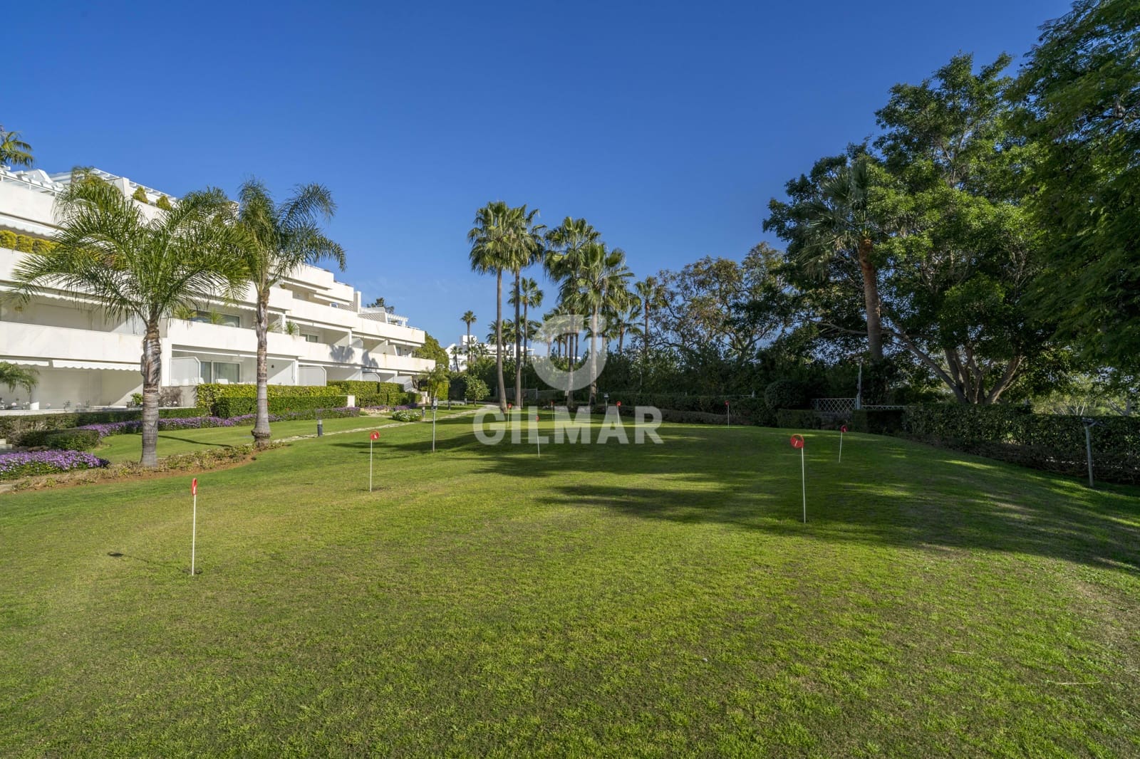 3 sypialnia Mieszkanie na sprzedaż w Nueva Andalucia z basenem garażem - 1 150 000 € (Ref: 9205896)