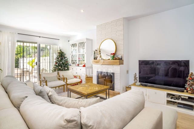 3 soverom Kjedet enebolig til salgs i Nueva Alcántara, Marbella med svømmebasseng garasje - € 1 450 000 (Ref: 9205900)